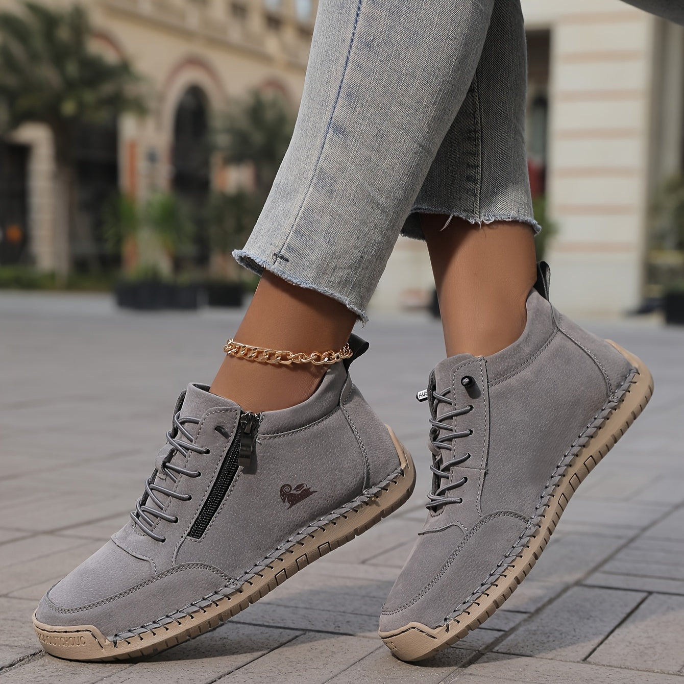 Gris / 44